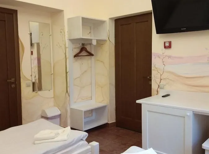 Hotel Na Dobu Leópolis